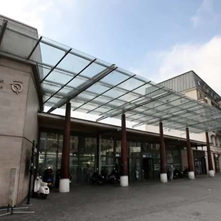 Disneyland Paris - Terrasse * Montévrain